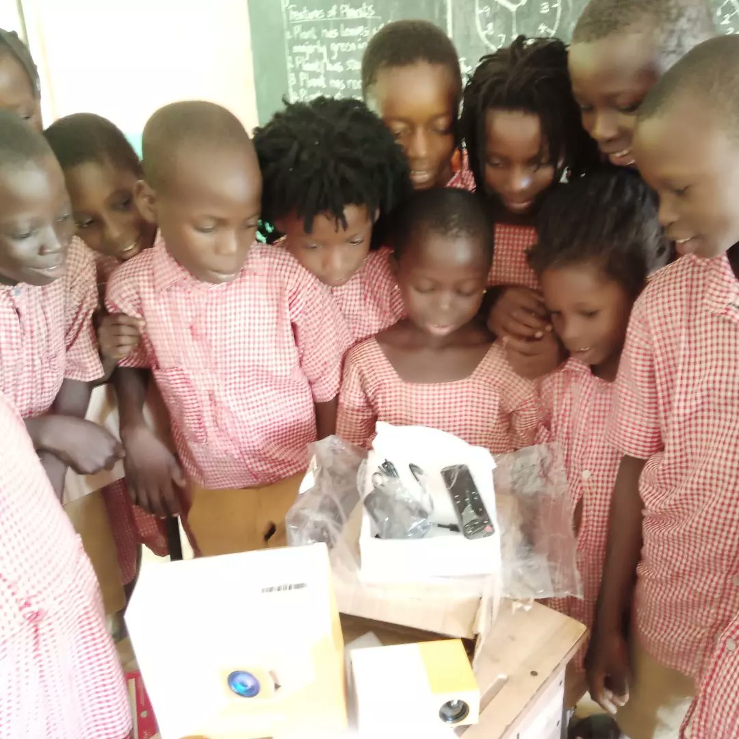 Preshi_Pee's tweet photo. Using technology to facilitate teaching and learning makes it more meaningful and fun. Our mini-grant projector arrived today and my learners were so excited. Thanks to #YinkaOgunde, for the opportunity.
#TFNFellows
#Sdg4
#EducationTech
#intentionalVillageTeacherSeries
#Preshipee https://t.co/tgXmQ79CRW