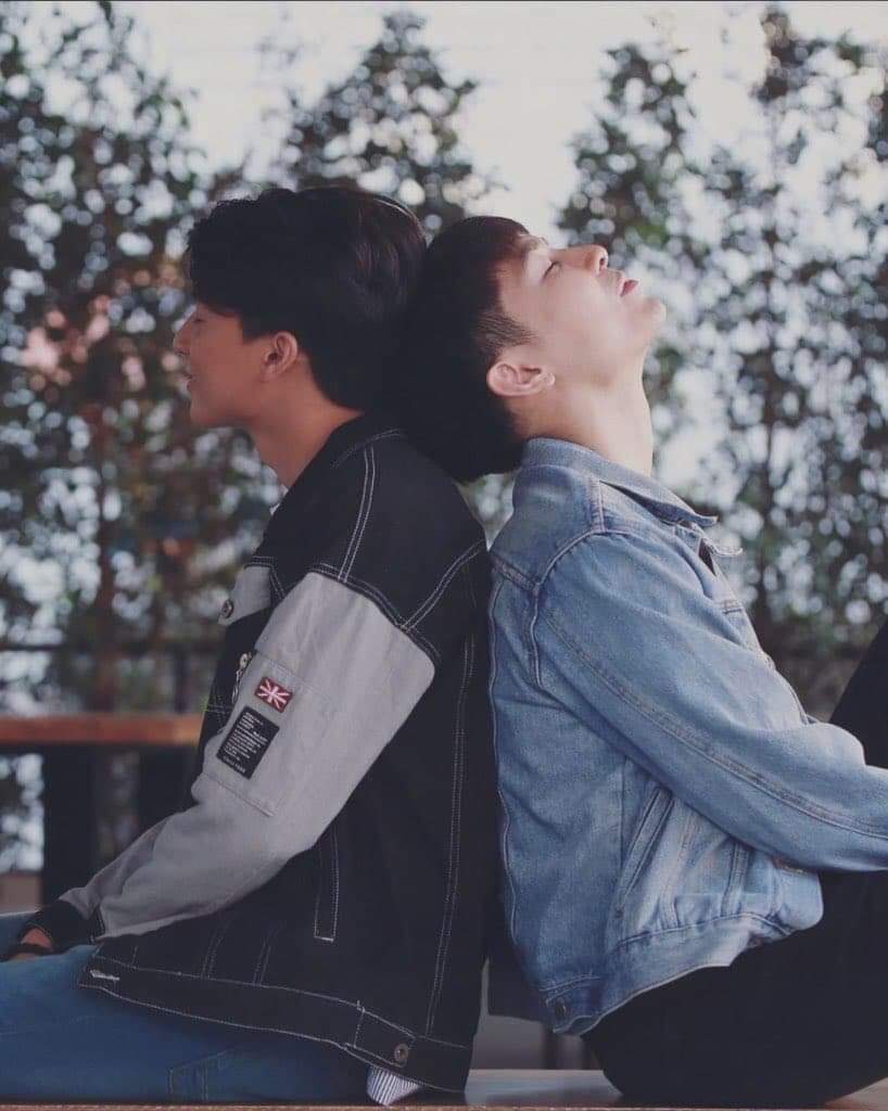 par_nantana's tweet photo. นานแค่ไหนก้อจะรักแค่คุณ 
.......☀️🌻🤍🐼⚽.......
I WAANJAI MEWGULF
@gulfkanawut @MSuppasit
#GulfKanawut #MewSuppasit
#หวานใจมิวกลัฟ
#1200DayStayWithMG https://t.co/9RuSGfL4ME