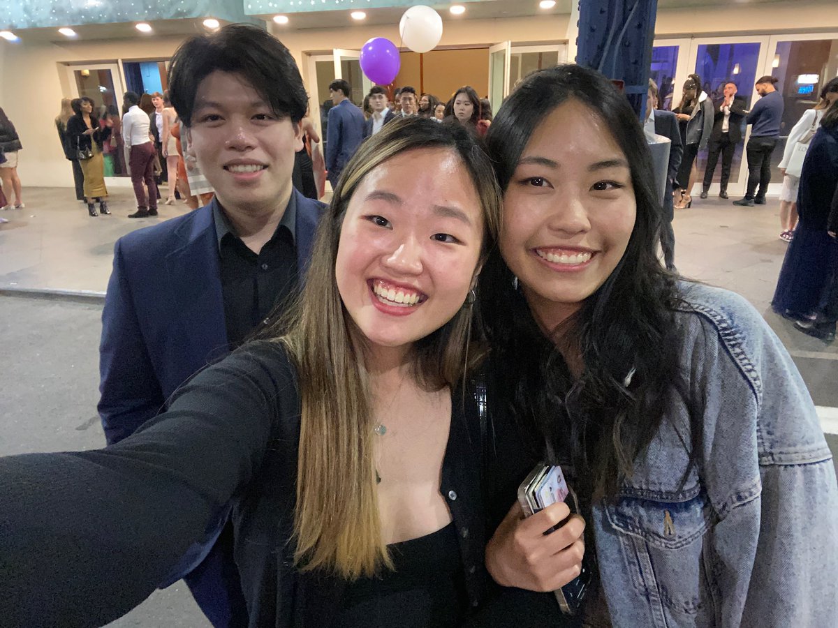 allisonyick's tweet photo. becoming NYU students for the night #seniorformal 💜🎓 https://t.co/elIgdvS07M