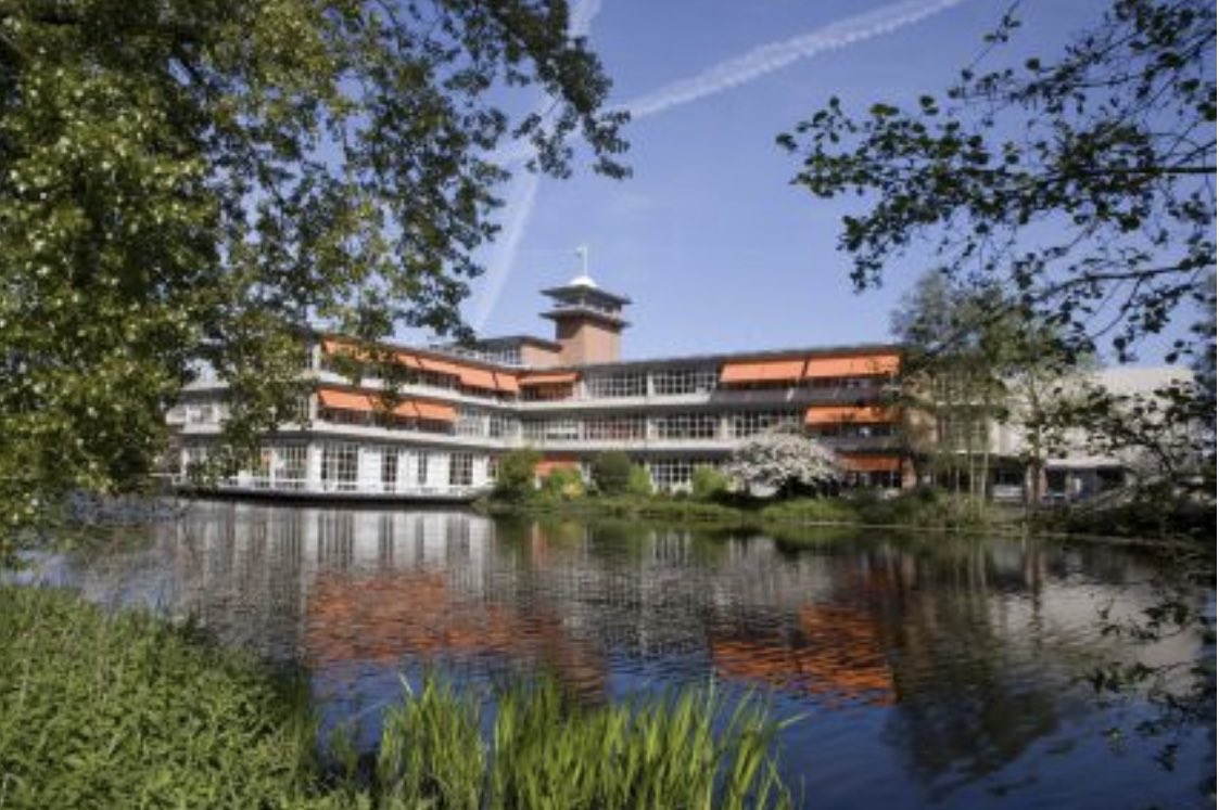 j_ofthetree's tweet photo. Een mooie kans op mijn geweldige school! Solliciteren kan t/m 13 mei.  CSB zoekt per 01-08-2022 een Teamleider Middenbouw https://t.co/I5W54FUi5F https://t.co/BroWqprxw7