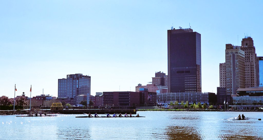 RowingSua's tweet photo. FINALLY feels like spring! 
@suatoledo 
#teamwork https://t.co/pTBGcFSTAY