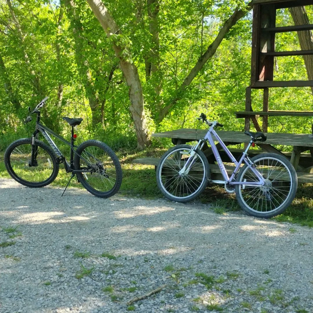 StephWeber19's tweet image. A good 10 mile ride in today! #BikeAddict #Cardio #NatureTrail