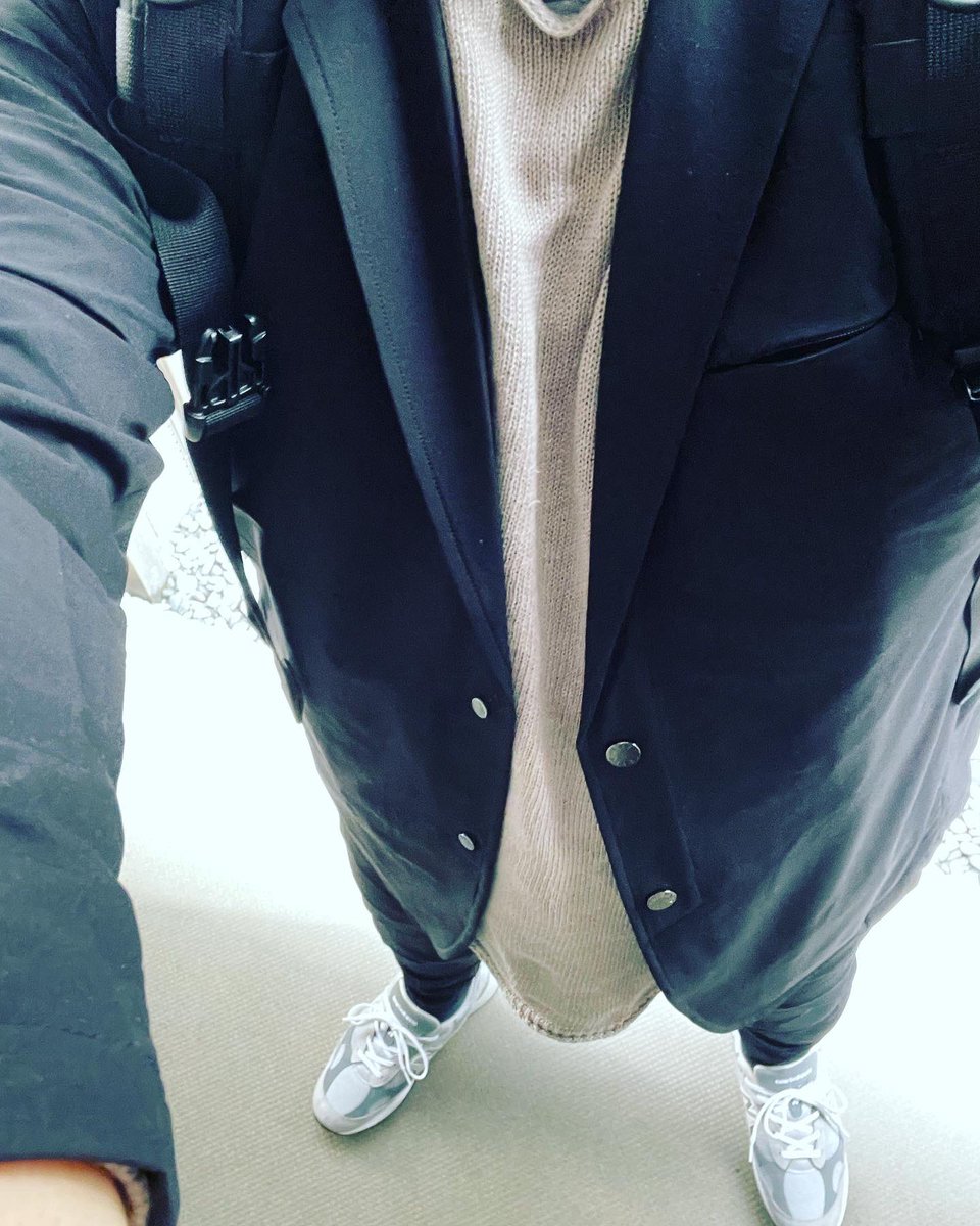 pakusako's tweet photo. 晴れたので久々に992で出勤。
また雨の日が増えるみたいですね…
おはようございます☀
#ニューバランス
#newbalance
#M920GR
#M920
#MHL
#waisttotoe https://t.co/5kRhCv65cK