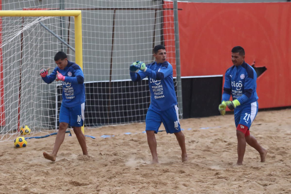 lospynandipy's tweet photo. Mejorando cada día
Los Pynandi se movilizaron pensando en la CONMEBOL Copa América.
🔗 https://t.co/g6MZOCoRsf
#OrgulloPynandi 👣
#APFfútbolPlaya ⚽️ https://t.co/YbmhBvnEA2