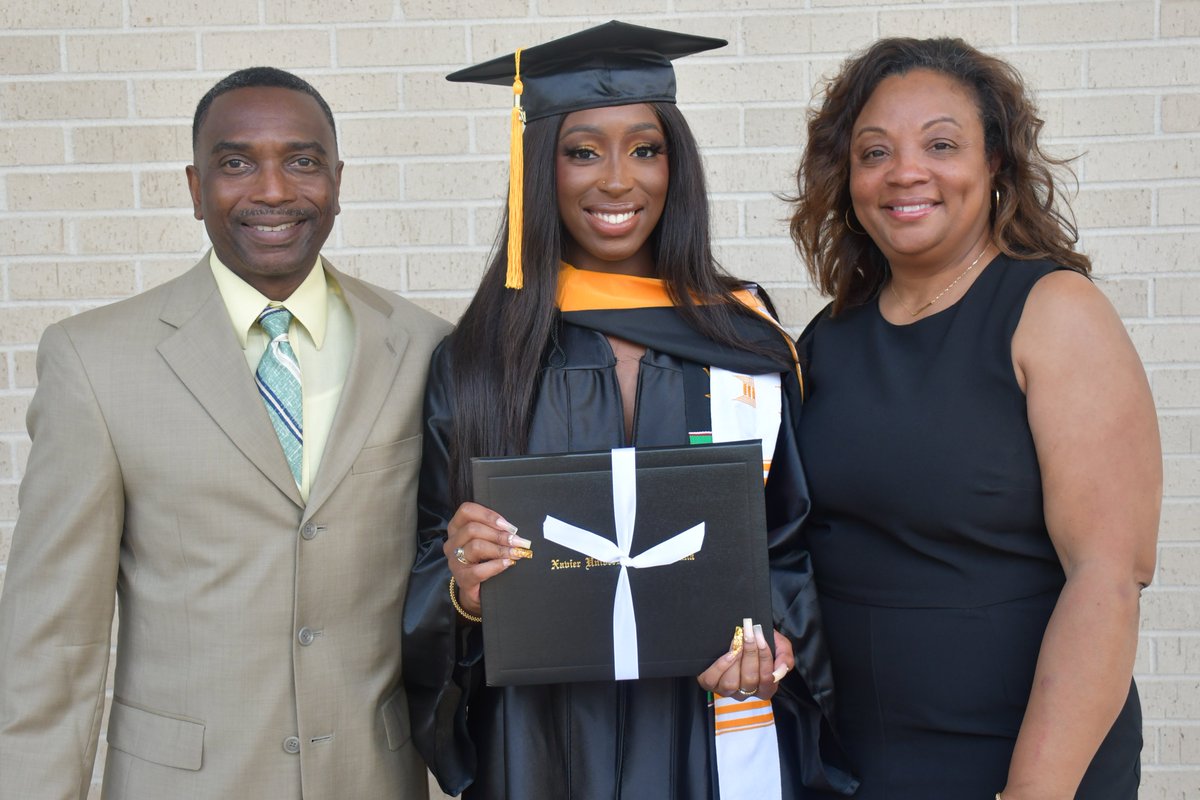 xulagold's tweet photo. Alysia Terry (women's track and field) is a 2022 #XULA graduate.
#TeamGold #HailAllHailXU #NAIATogether #NAIATrack #HBCU #XULA22 #XULAGrad https://t.co/Wz84RKvTA9