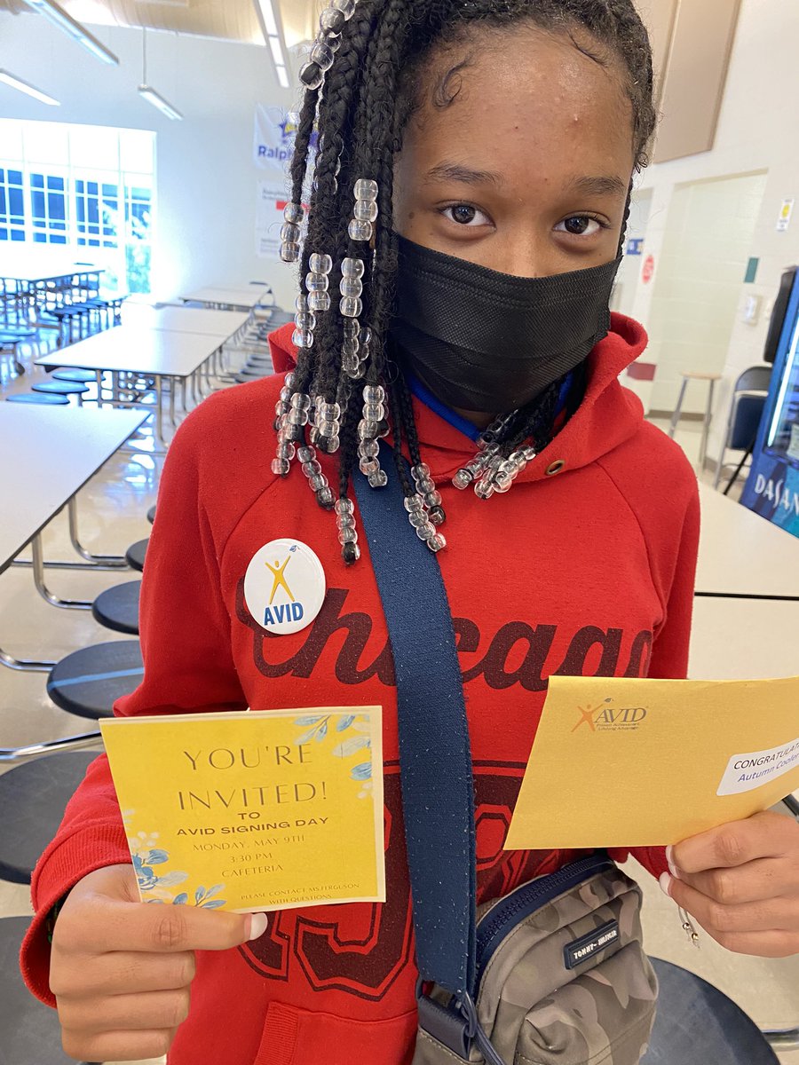 BuncheAVID_Ferg's tweet photo. Today was AVID Signing Day at Bunche! Over 30 new scholars committed to becoming College & Career Ready! We are SO excited to plan our future! Congrats & Welcome to the AVID Program! #SigningDay #AVIDNotAverage @KimTWhitfield https://t.co/DGESvi4TOu