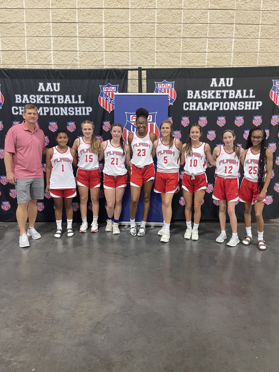 jacksonflash5's tweet photo. Fun weekend in Knoxville at TN AAU State Tournament,  finished 3-1, I’m enjoying coaching this group of talented fun loving hard nosed competitive smart girls,  next up Louisville https://t.co/ksGyQQIfj8