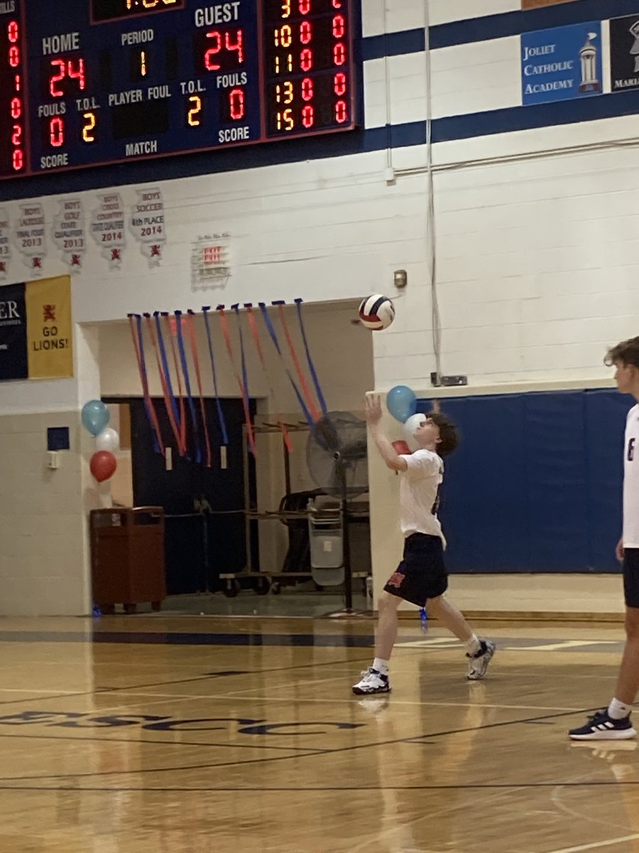 ViatorMisterP's tweet photo. This guy has an #APLAC AP test tomorrow, and he still found time to ALMOST pull out set 1 for JV tonight! #MoreLikeJayV #GoLions https://t.co/Lxkxxjj35I