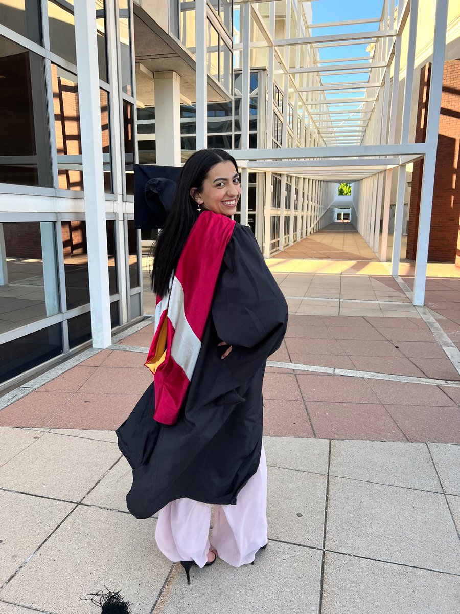 jusssdalia's tweet photo. Thank you mama! Alhamdulliah! #WeAreSocialWork https://t.co/7WDmhYGfpd