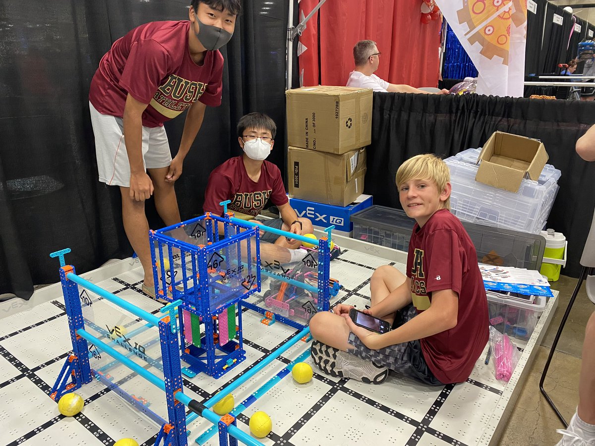 TheEdisonLab's tweet photo. Bush Robotics team representing Stone Oak at the World Robotics Competition in Dallas.

Too soon to tell how they are doing… but they have already won with the Bush Family 

#PREMIERisHere https://t.co/yvO7Z7tBSM