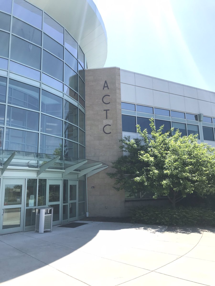 KarenMann_KyCC's tweet photo. It was a BEAUTIFUL day for a drive to Ashland Community & Technical College (Technology Drive Campus) to support KyCC AmeriCorps KY College Coaches program! @KYCampusCompact @ACTC #compactimpact #americorps https://t.co/rkpZENGTLi
