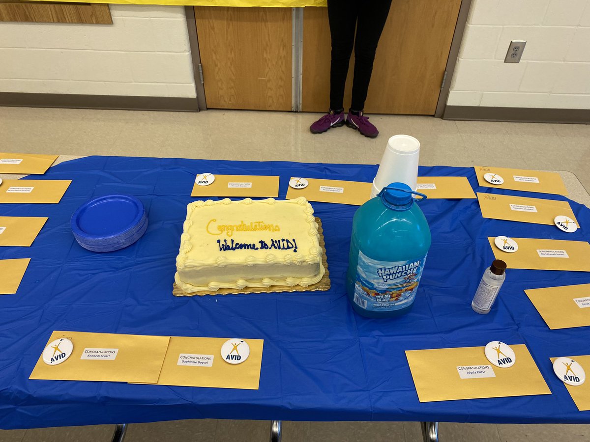 BuncheAVID_Ferg's tweet photo. Today was AVID Signing Day at Bunche! Over 30 new scholars committed to becoming College & Career Ready! We are SO excited to plan our future! Congrats & Welcome to the AVID Program! #SigningDay #AVIDNotAverage @KimTWhitfield @bunche_ms https://t.co/MAVOzgBWiW