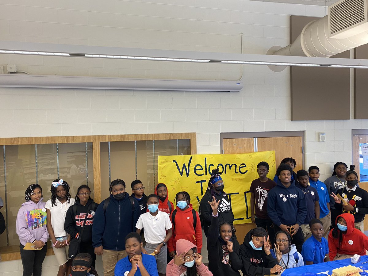 BuncheAVID_Ferg's tweet photo. Today was AVID Signing Day at Bunche! Over 30 new scholars committed to becoming College & Career Ready! We are SO excited to plan our future! Congrats & Welcome to the AVID Program! #SigningDay #AVIDNotAverage @KimTWhitfield @bunche_ms https://t.co/MAVOzgBWiW