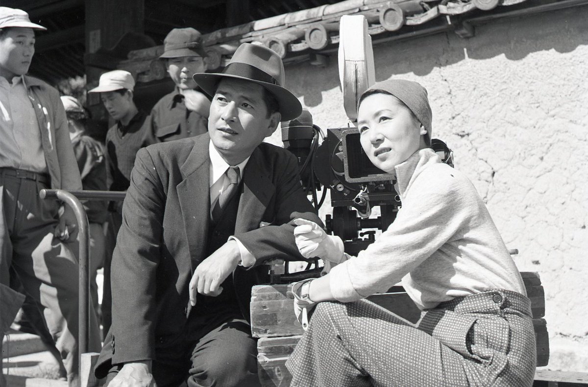 greenshinefilms's tweet photo. Luego de un tiempo, escribí un nuevo articulo para mi blog #BazarFilmico sobre 3 largometrajes dirigidos por la legendaria #kinuyotanaka.
Muchas gracias por su preferencia.
Link del articulo: https://t.co/HKWjzSH1Jf
#cine #cinejaponesclásico #directorasdecine #blogdecine https://t.co/pMHE7AZDXH