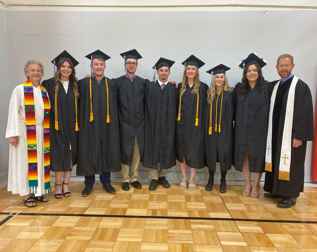 dwucampmin's tweet photo. Our graduated SMC seniors of 2022!🎓 We are so very proud of you and can’t wait to see what your futures have in store! As you begin this next chapter of your life, always remember you have a place here and to take care of each other! https://t.co/Ye5BpsGcA5