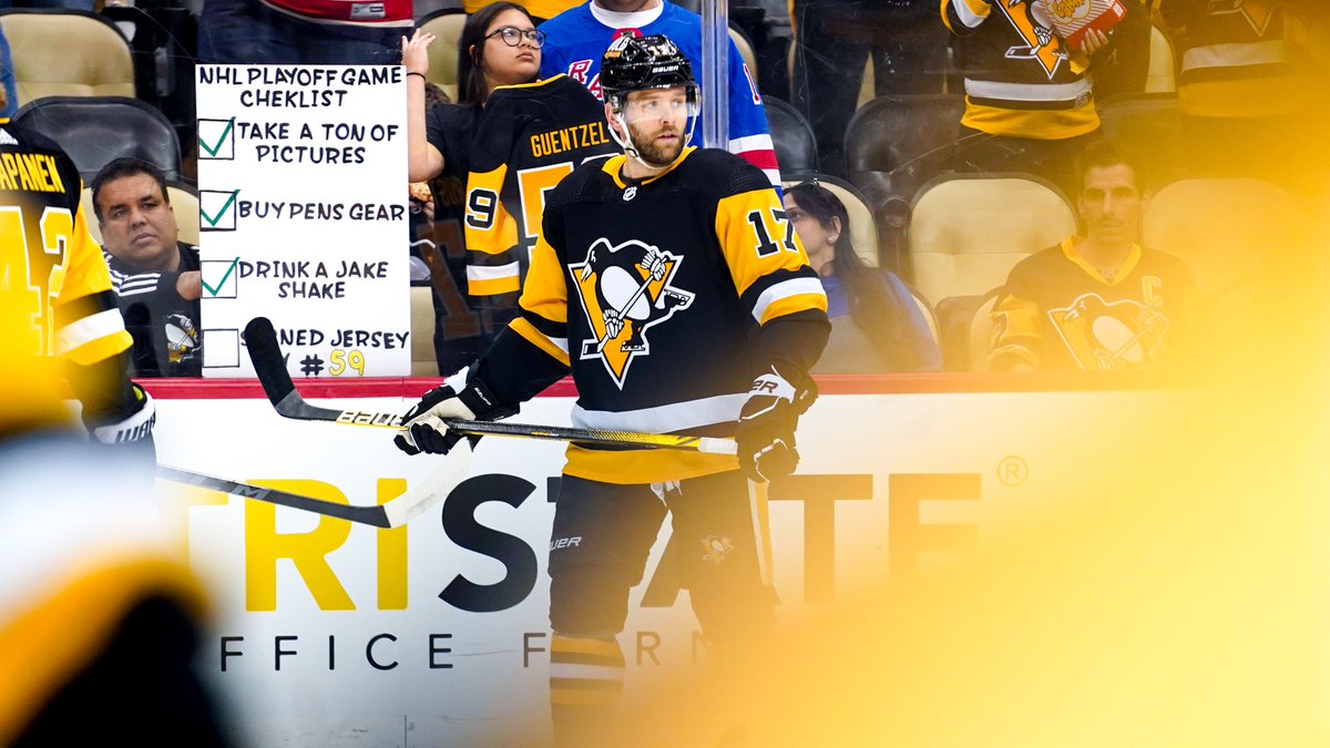 penguins's tweet photo. Gettin' warm 🔥 https://t.co/EFdXfxDZkY