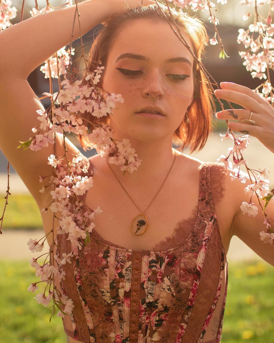 GoddessNatM's tweet photo. Let’s go in the garden, you’ll find something waiting 🎶 https://t.co/mxeLpUtnNN