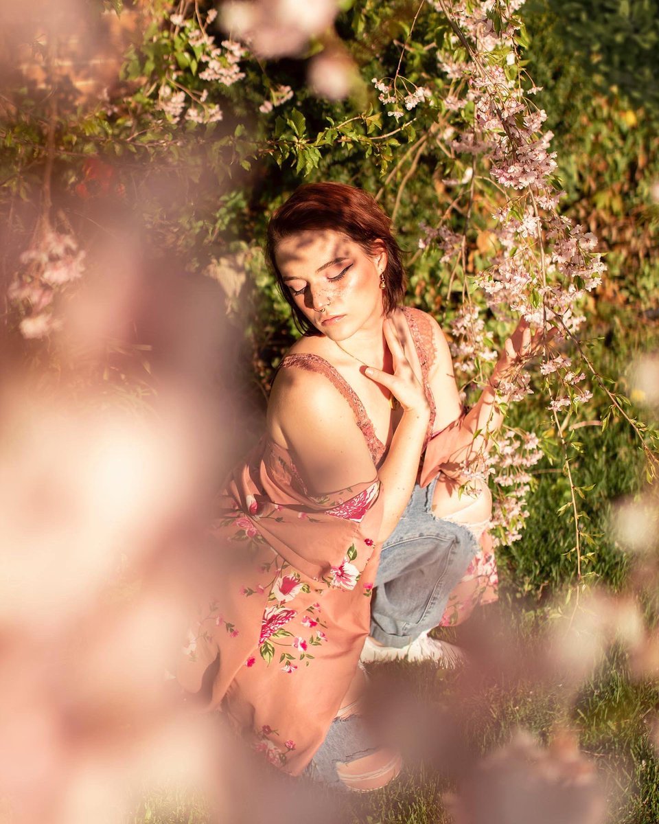GoddessNatM's tweet photo. Let’s go in the garden, you’ll find something waiting 🎶 https://t.co/mxeLpUtnNN