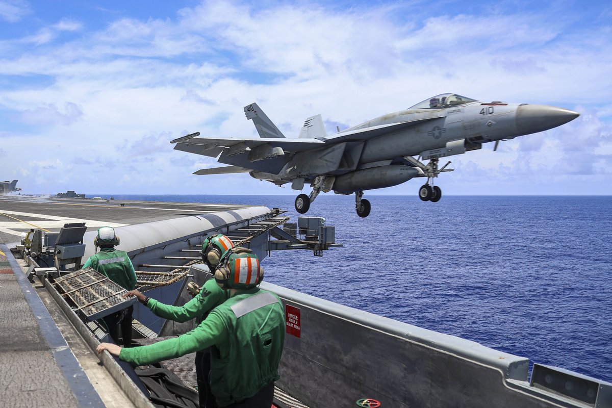 USNavy's tweet photo. Here are your #USNavy #PhotosoftheDay.
It's a great Navy Monday! #USSAbrahamLincoln in @US7thFleet, @USSHARRYSTRUMAN #UNREP from @MSCSealift and #USSWichita trains with Dominican Republic ships.
👇 Tap each photo for full captions 👉 to https://t.co/bSmBTYjhrO for download. https://t.co/N4Q5M5A3G7