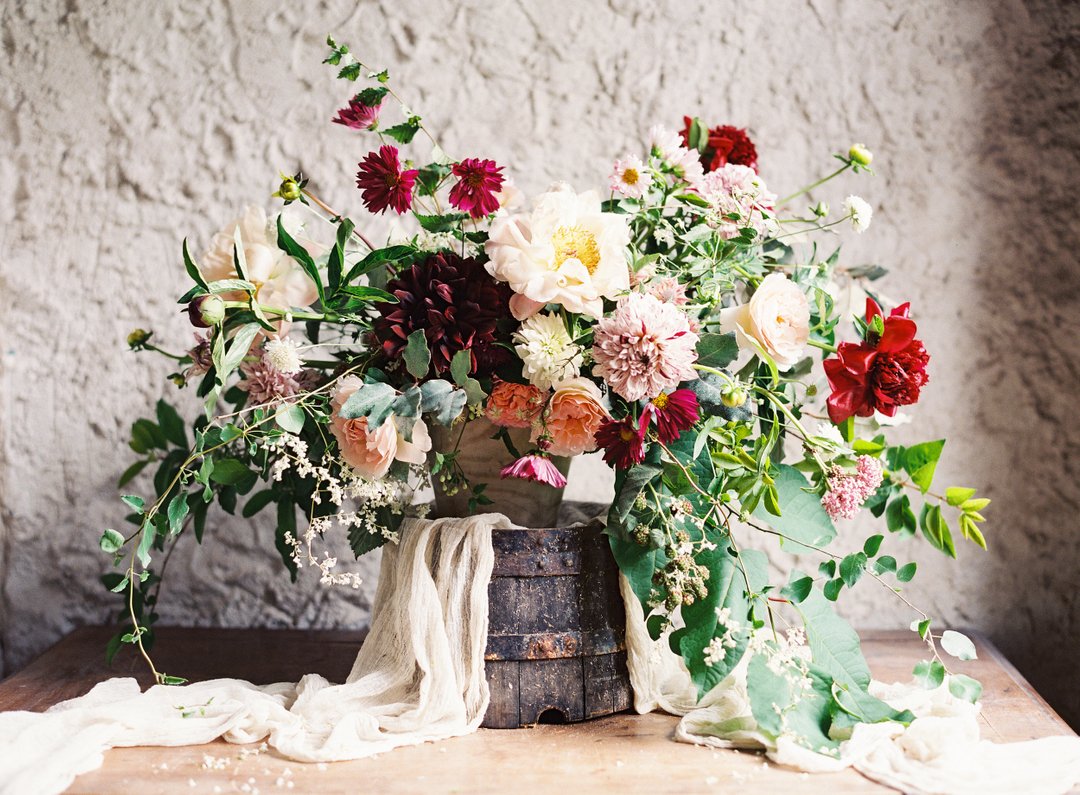 Happy Monday! We hope everyone had a good weekend celebrating all the mothers in their life!
capture by @kaylabarkerphoto 
.
.
.
.
.
#katelynpinnerstudio #spring #richardphotolab #contax645 #portra400  #dsinspiration  #floraldesign #weddinginspiration #dsfloral #chasinglight #the