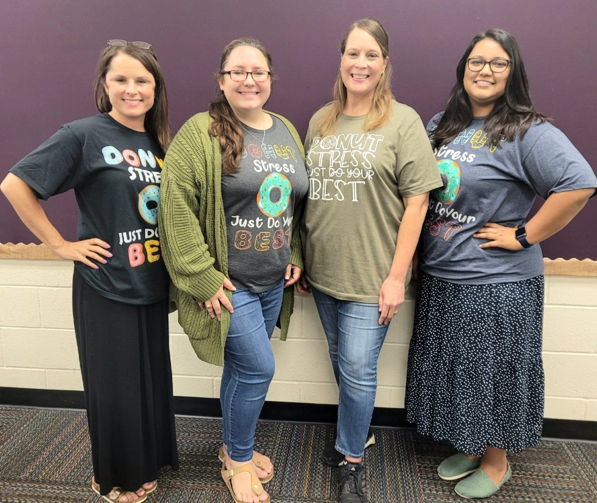 MrsVrazel's tweet photo. 3rd Grade loves our kids and wanted to remind them - Donut Stress, Just do your Best! They are ready! #3rdGrade #StaarTime #krispykreme #WeGotThis @CarawayElem https://t.co/LvvYSQW9RC