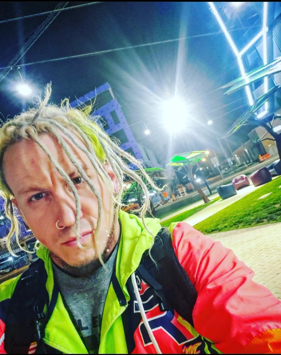 1FACADE's tweet photo. #FutureTech #googleGravity #NeonNinja
#goNINJAgo 💪💚🙏 https://t.co/Bqj23bDGI3