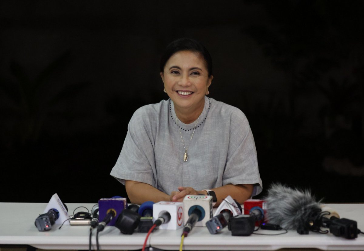 LOOK: Facing long odds, Vice President Leni Robredo remained gracious to the end: thanking her supporters for fighting alongside her. "Kaya sinasabi ko sa inyo ngayon, walang nasayang. Hindi tayo nabago. Pinakamahalaga, hindi pa tayo tapos." 📷VPLR Media Bureau | @krixiasINQ