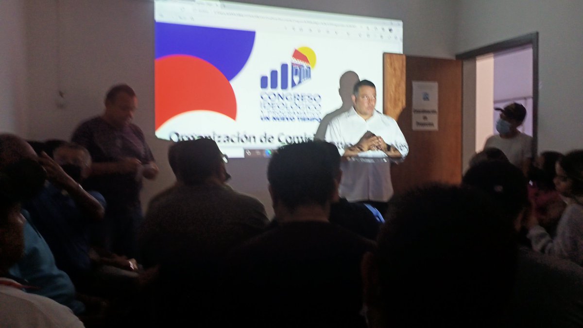Untanzoategui_'s tweet photo. Con motivo del III Congreso Ideológico y Programático del partido Un Nuevo Tiempo (UNT), las estructuras municipales se están preparando.

Por ello, en la sede del partido azul en Anzóategui se realizó un Taller de inducción sobre el contenido del Congreso. https://t.co/BzCWFVTdIT