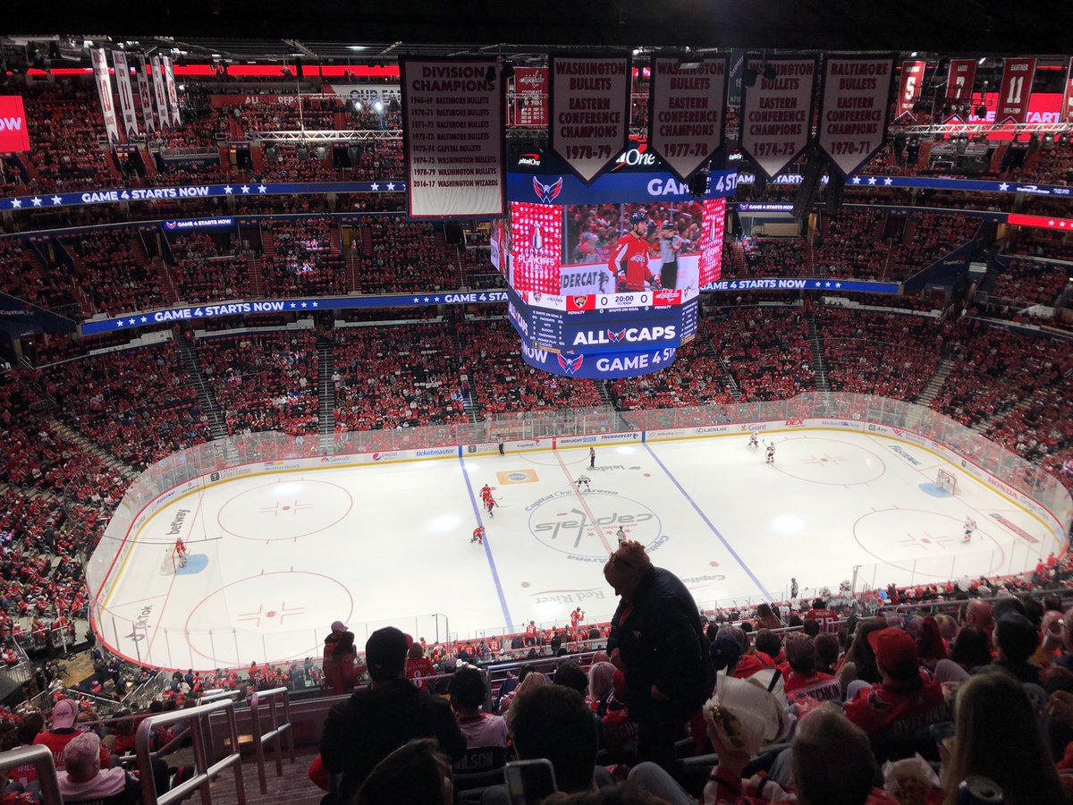 Robbie_Thomas21's tweet photo. Sitting on the glass tonight! #CapsIn5 https://t.co/VJYiwLxkBb