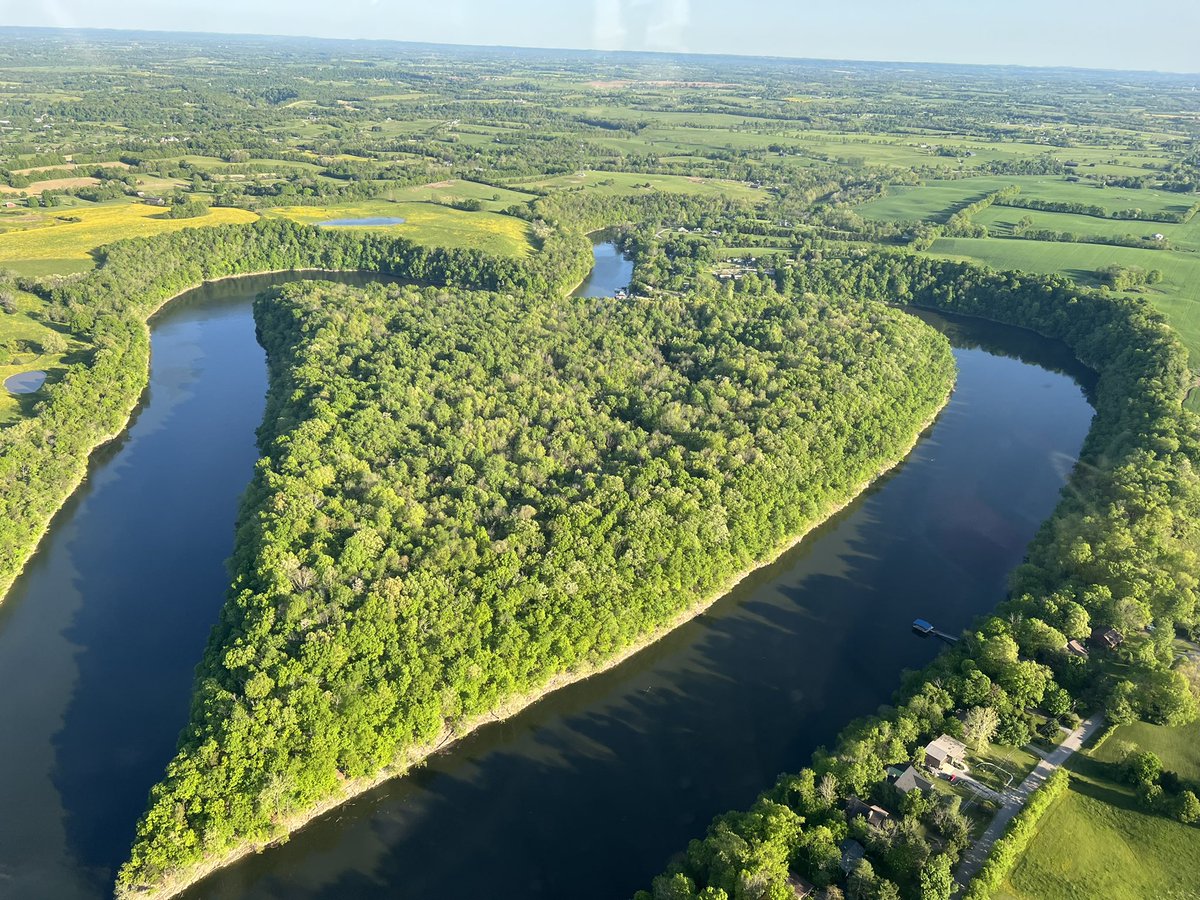 kentuckyflight's tweet photo. It’s looking a lot like summer from this view. 

#HerringtonLake #TravelKY #Kentucky #KentuckyFlight #Helicopter #HelicopterTraining #FlightTraining #HelicopterPilot #RobinsonHelicopters https://t.co/CKX4iFVVDb