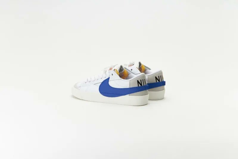 KicksFinder's tweet photo. Ad: A new take on an icon. Available via Nike US
Nike Nike Blazer Low '77 Jumbo "Old Royal"
$95 + FREE shipping and returns 

>> https://t.co/nPtOBiuIUU https://t.co/UXWkiihgI4