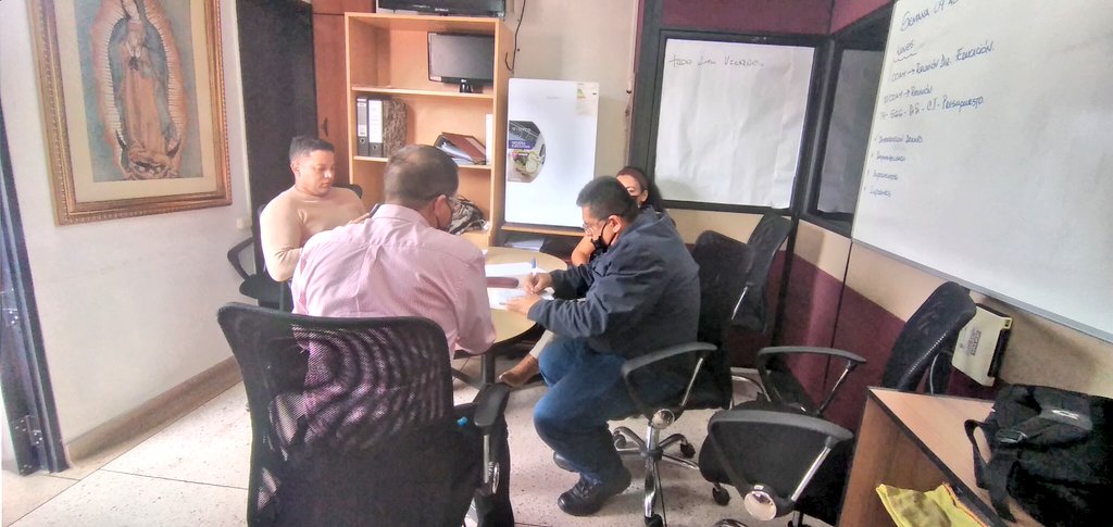 BermudezJoseA's tweet photo. Reunión con los Directores de Educación y Administración y Finanzas de la @Gob_Tachira para articular el trabajo relacionado al Sistema SIGA y avanzar en la resolución de temas inherentes a las nóminas y la gestión administrativa 2022 del Gobernador @FreddyBernal https://t.co/AT4qfWQN3M