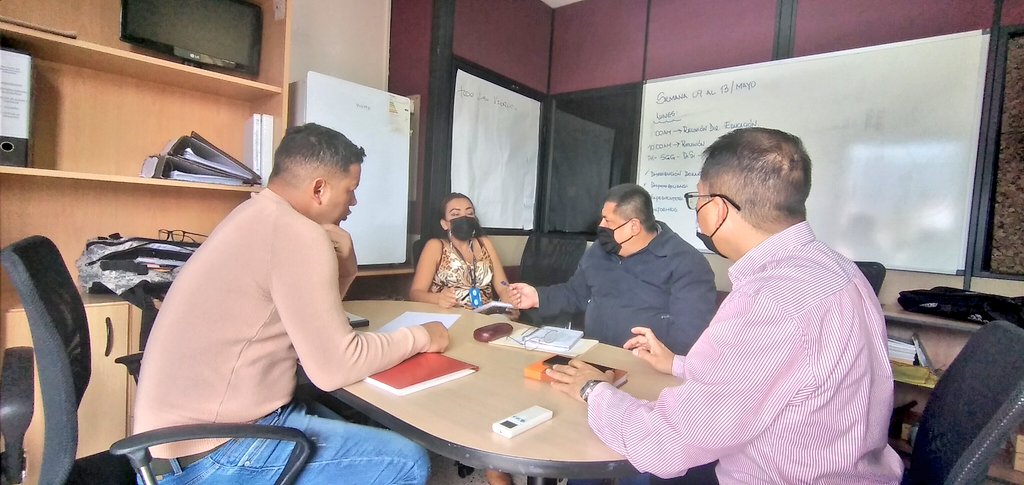 BermudezJoseA's tweet photo. Reunión con los Directores de Educación y Administración y Finanzas de la @Gob_Tachira para articular el trabajo relacionado al Sistema SIGA y avanzar en la resolución de temas inherentes a las nóminas y la gestión administrativa 2022 del Gobernador @FreddyBernal https://t.co/AT4qfWQN3M