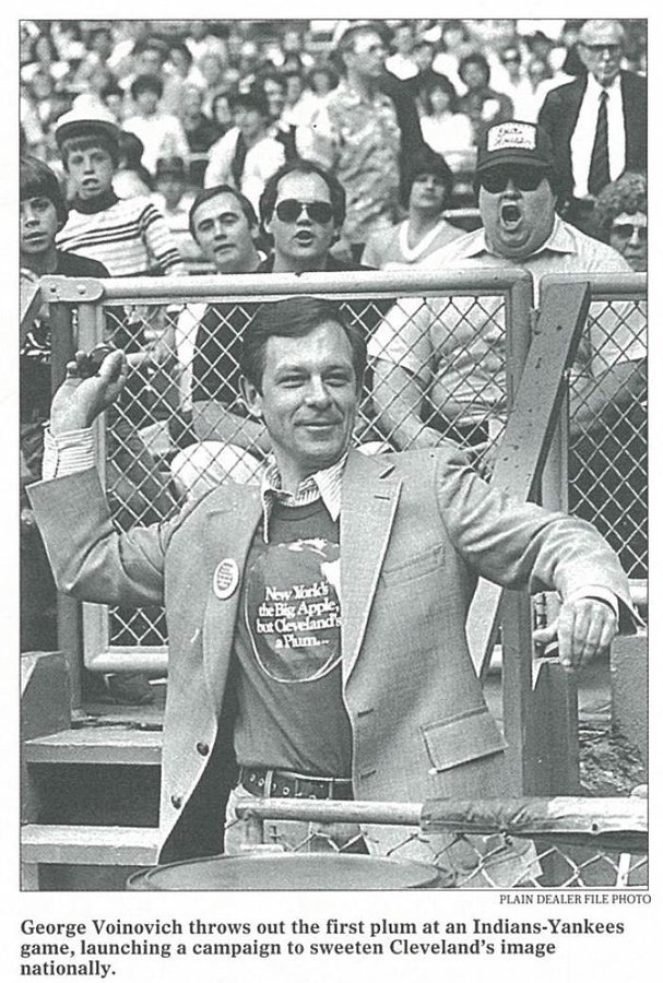 EncyCle_'s tweet photo. Mayor Voinovich’s first pitch with a Plum at a 1981 Indians game for “#Cleveland is a Plum.” Photo: The Plain Dealer
https://t.co/8GGs5D7i0F
#ThisWasCle #ThisIsCle #OurCle #Cwru #FortheLand #CLEstartshere #CLE #TheLand #ForestCity https://t.co/II4jSYKgKp