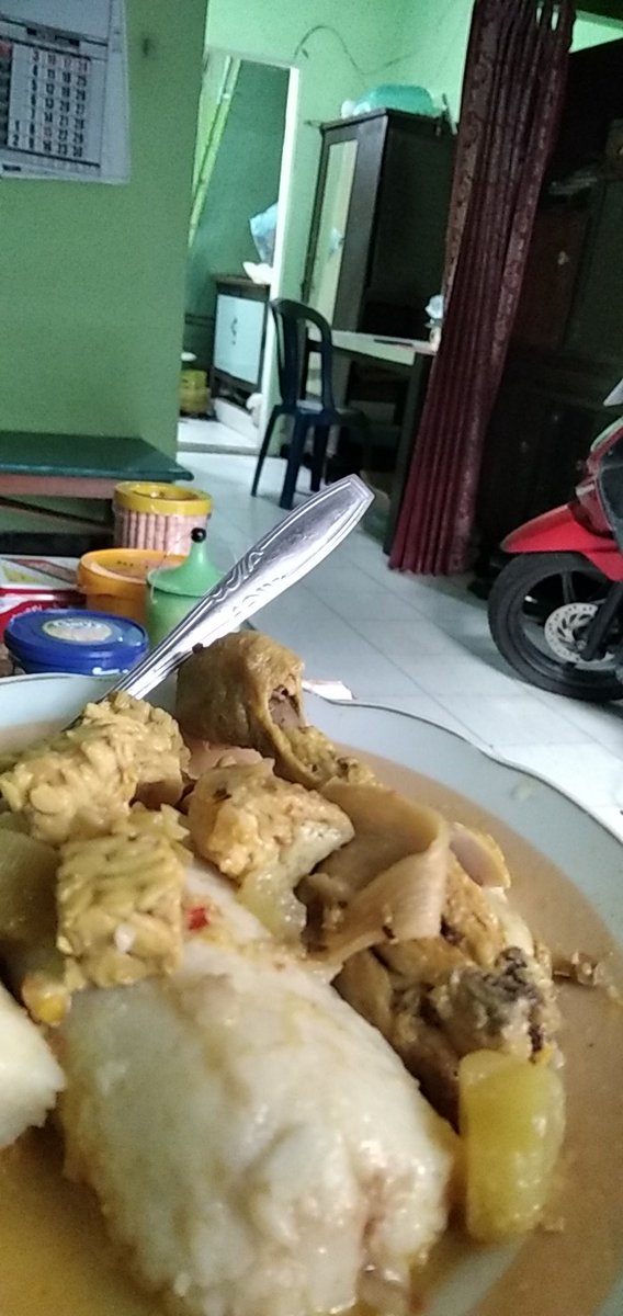 Alhandata's tweet photo. Pandangan kalo nikah, pagi tinggal makan https://t.co/KePky5yoCn