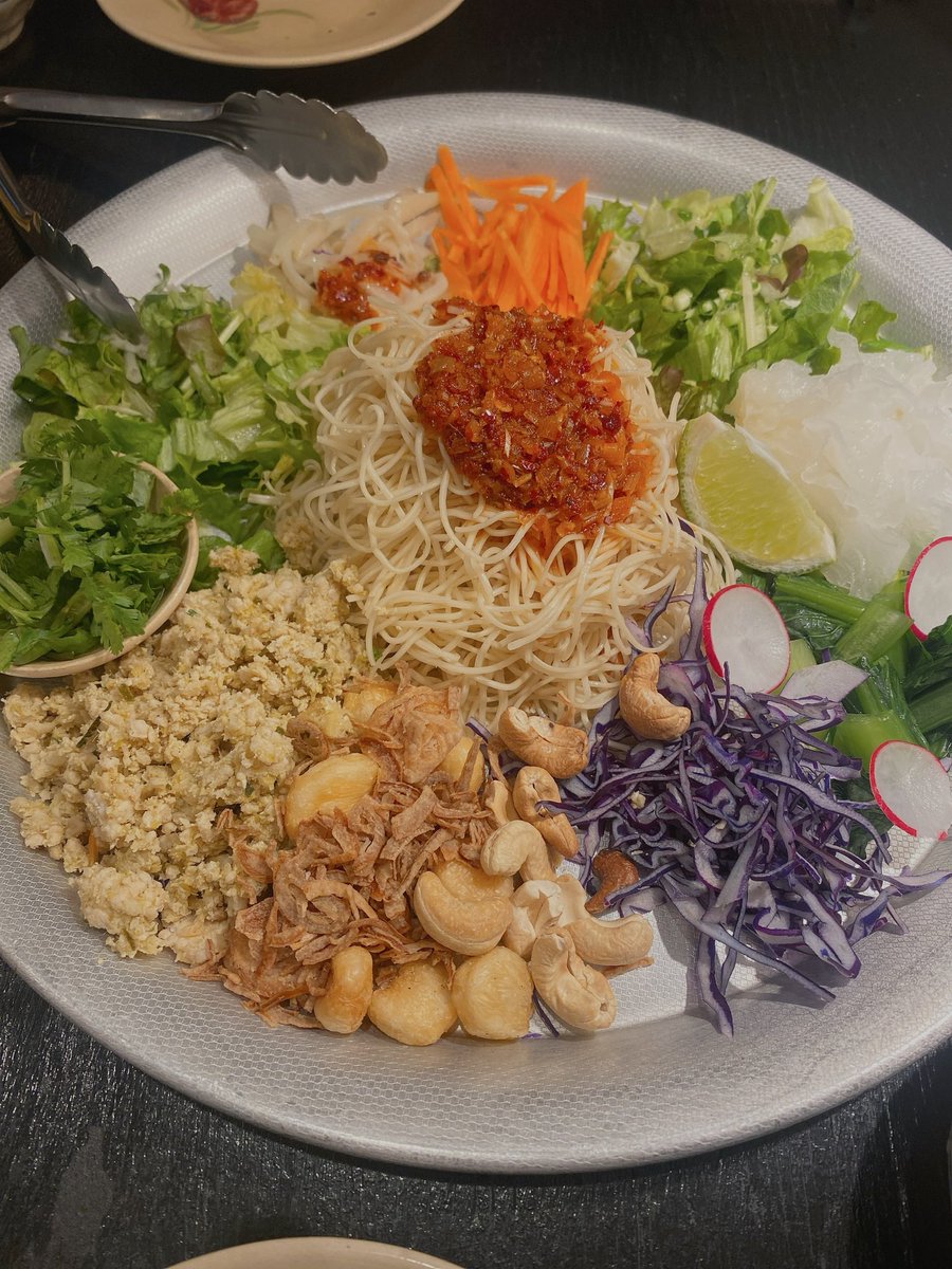 友人がおススメしてくれたお店😍
ヨヨナムさん❣️

野菜いっぱいで美味しかった🙌🙌🙌