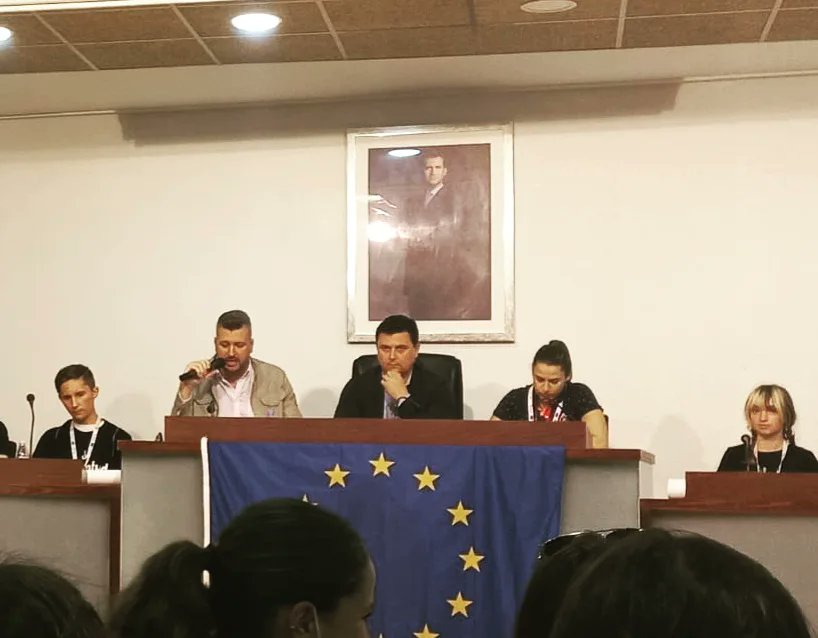 JoseMLM1982's tweet photo. Más de 120 jóvenes han participado en el proyecto del programa @EUErasmusPlus sobre Diálogo Estructurado #DialGo, junto a concejales de juventud de 11 municipios han trabajado con el objetivo de recoger propuestas en materia de #juventud. https://t.co/3ZVogqZHNo