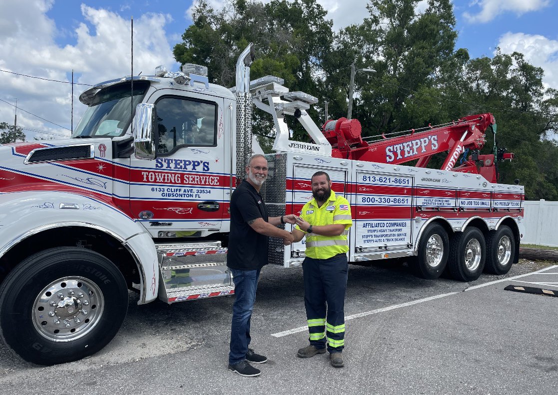 SteppsTowing's tweet photo. Congratulations on your new ride Robert! Your hard work and dedication is greatly appreciated. We know you will take good care of this 60 ton beauty and newest member of our fleet!💪🏼
#TakePrideinyourRide #Wrecker
#TeamSTEPPS
#SteppsTowing
#HeavyDutyWrecker #HeavyDuty https://t.co/iIF2g3Pf3U