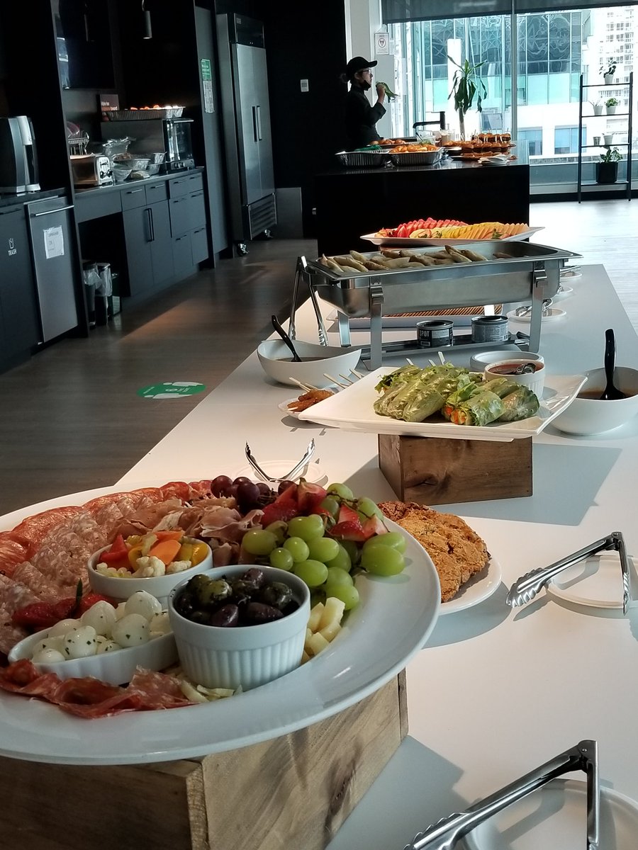 BedrockCatering's tweet photo. #BestFoodInTO @BedrockCatering Toronto is back with Corporate functions here in downtown Toronto and we're catering them with gourmet food, desserts and assorted beverages. #toronto2022 #corporatefunction #beefsliders  #assortedsliders #falafelsliders #hotspicychicken #ChefIan https://t.co/YTwny8lolQ