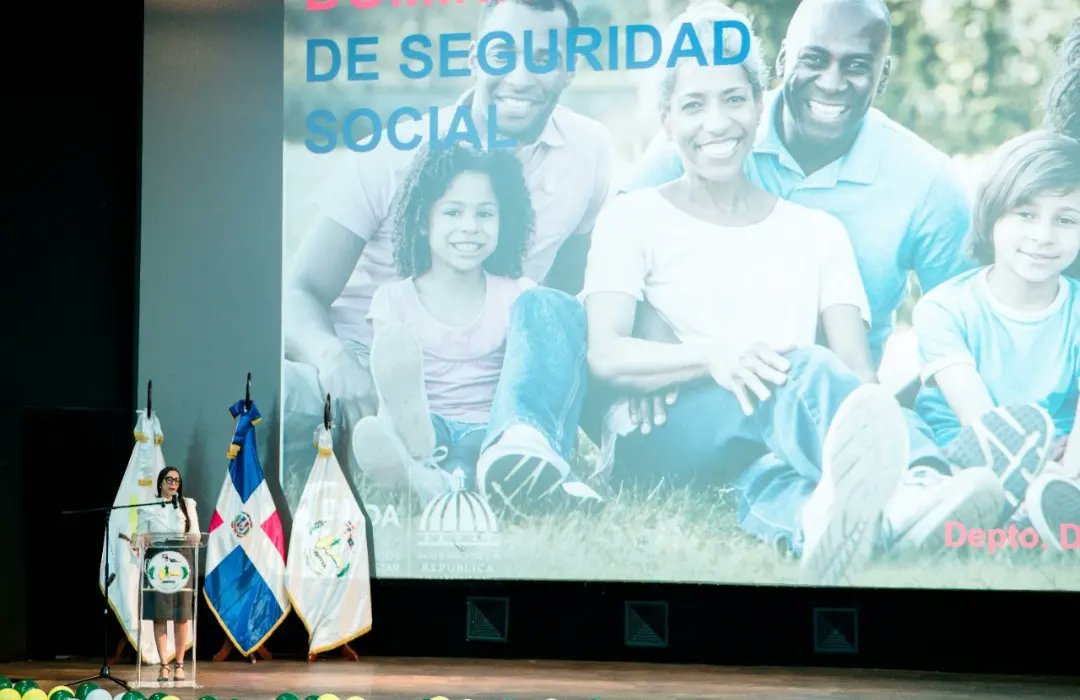 issffaard's tweet photo. #ISSFFAA diserta charla a sus colaboradores sobre Seguridad Social y el Seguro Familiar de Salud por la @DIDA_RDo 🎙️
👉🏼https://t.co/4wc80yDXrl
#SomosISSFFAA #Dominicana #PorLaPatria #RD https://t.co/0CDg5IbLsj