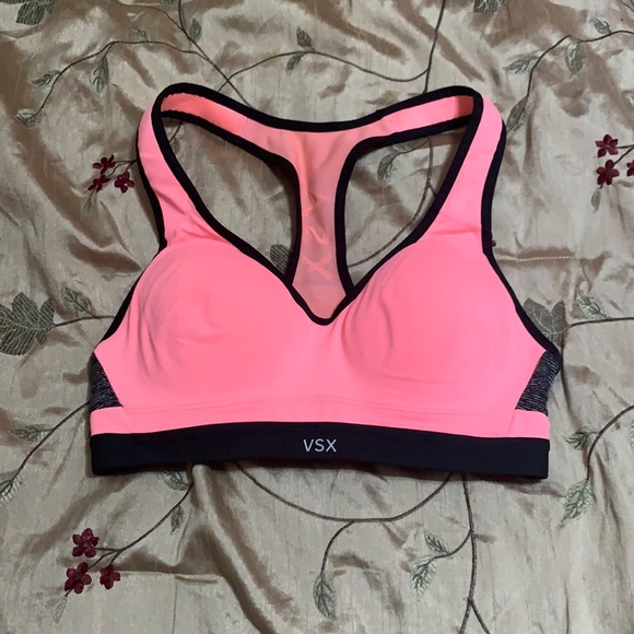 cmon40's tweet photo. So good I had to share! Check out all the items I'm loving on @Poshmarkapp from @macnac13 #poshmark #fashion #style #shopmycloset #victoriassecret #drew #hemthread: https://t.co/cQ3mT8BfrY https://t.co/mOenwWoUYy