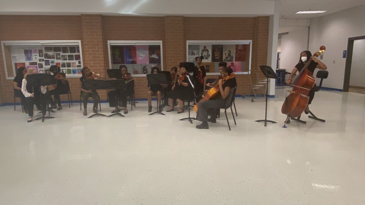 TROliverEDU's tweet photo. What an amazing night of honoring the best and brightest students in South Fulton!  We are so proud of our entire zone and can’t wait to see what’s next for these scholars!  @Franchesca_Warr @RonaldBMaxwell @JarvisAdamsEdu @DrTALarry @cece_johnson11 @CarmalithaG @gyimah_whitaker https://t.co/qNXl9h3g8U