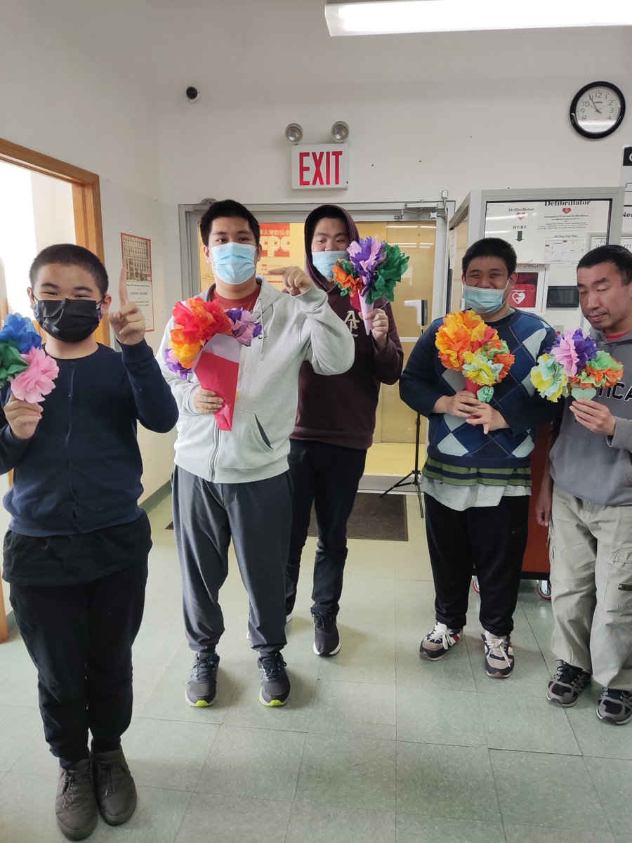 cpc_nyc's tweet photo. CPC Brooklyn Services for Families with Special Needs held a Mother's Day celebration for our community members. As part of the celebration, community members made flower bouquets for their mothers to show their appreciation. Thank you to the families for joining us! https://t.co/srYr0MiFJ1