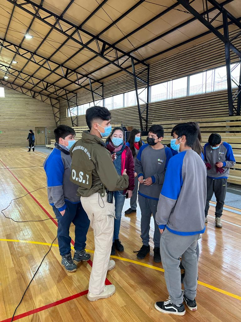 CarabLosRios's tweet photo. En los liceos Antonio Varas y Bicentenario #Ignao de #RioBueno, @CarabMiicc de la 4ª Comisaría coordinaron charla de prevención de drogas por parte del OS7 #Valdivia
#LaPrevencionEsNuestraEsencia https://t.co/EFAqtuh0yA