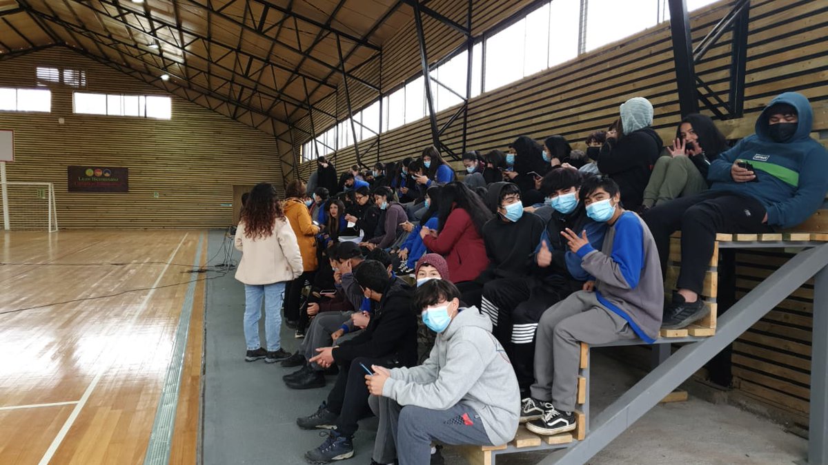 CarabLosRios's tweet photo. En los liceos Antonio Varas y Bicentenario #Ignao de #RioBueno, @CarabMiicc de la 4ª Comisaría coordinaron charla de prevención de drogas por parte del OS7 #Valdivia
#LaPrevencionEsNuestraEsencia https://t.co/EFAqtuh0yA