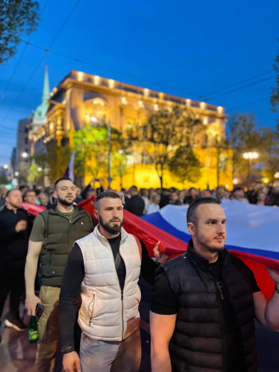 Я из Сербии, за меня Россия священная земля.Да здравствует братский российский народ 🇷🇺❤🇷🇸