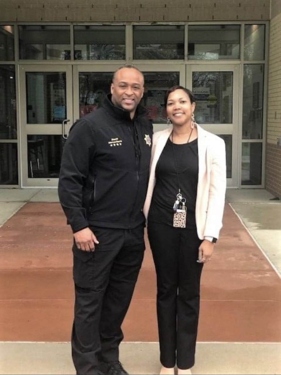 hcpss_thes's tweet photo. Thunder Hill is so excited to be partnering with @HowardCoSheriff to create a mentorship program! Welcome to the Thunderbird family 🎉#thesproud @HCPSS https://t.co/ODZ50Gp2S8