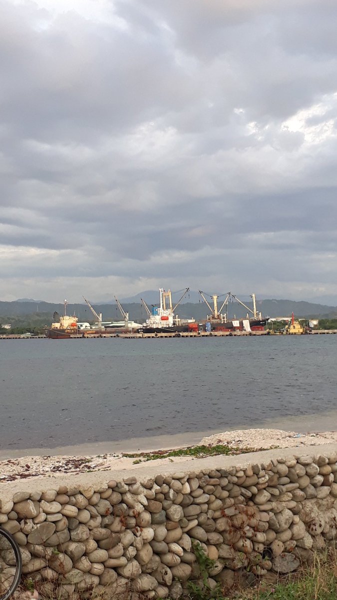 Swane47688833's tweet photo. #travelphotography #baywalk
#LandAndSea #walkingjourney
#ELYU #Pier3 #PacificOcean
#NatureBeauty https://t.co/x5mnIXPrFu