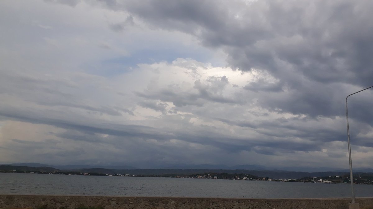 Swane47688833's tweet photo. #travelphotography #baywalk
#LandAndSea #walkingjourney
#ELYU #Pier3 #PacificOcean
#NatureBeauty https://t.co/x5mnIXPrFu