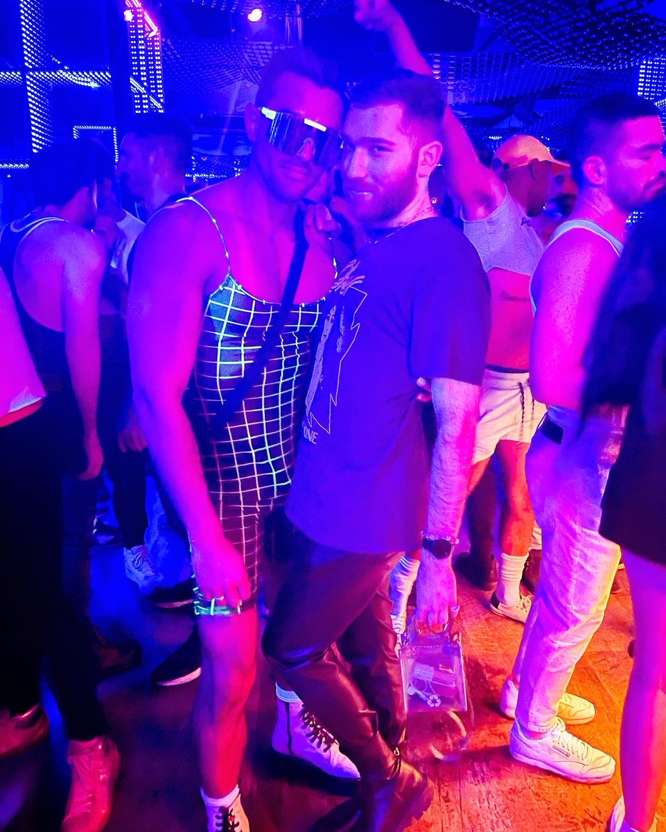diegodowntown's tweet photo. ULTRA LEWKS 👀 // ULTRA VIBES ⚡️ // ULTRAMAR🪩🪩N — What a way to close out the #UltraMaroon season then being surrounded by the sounds and sights of only the BEST people NYC has to offer! We’ll see you all at UltraMaroon Pride in June! 🏳️‍🌈 ✨ #NYC #DiegoDowntown https://t.co/LvO2bkqkEV